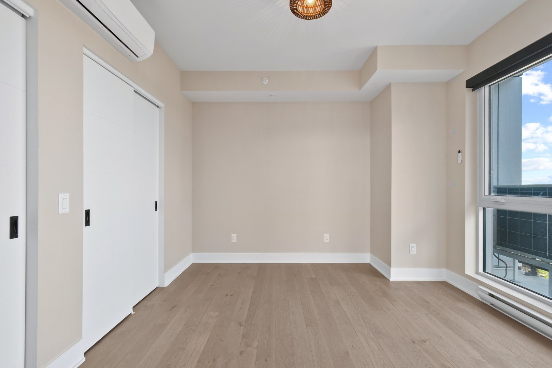 









2835


Av. du Cosmodôme

, 1202,
Laval (Chomedey),




QC
H7T0R8

