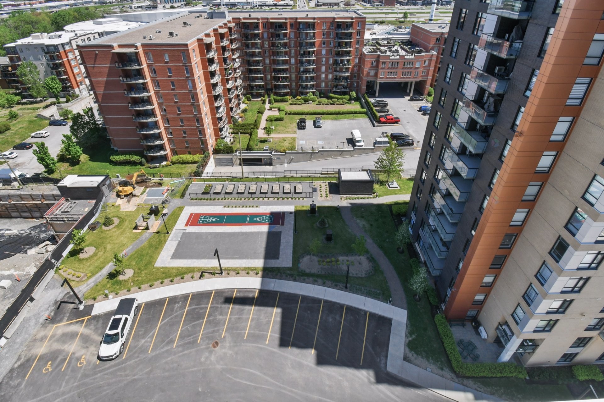 









2835


Av. du Cosmodôme

, 1202,
Laval (Chomedey),




QC
H7T0R8


