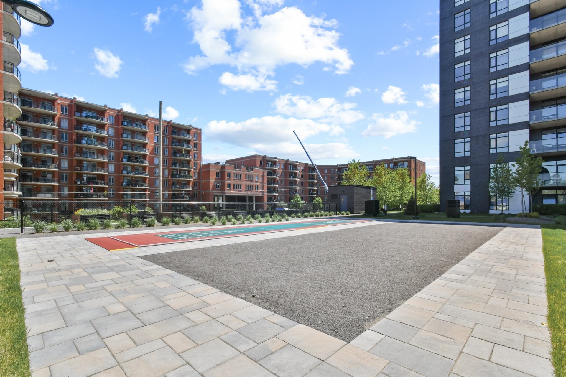 









2835


Av. du Cosmodôme

, 1202,
Laval (Chomedey),




QC
H7T0R8

