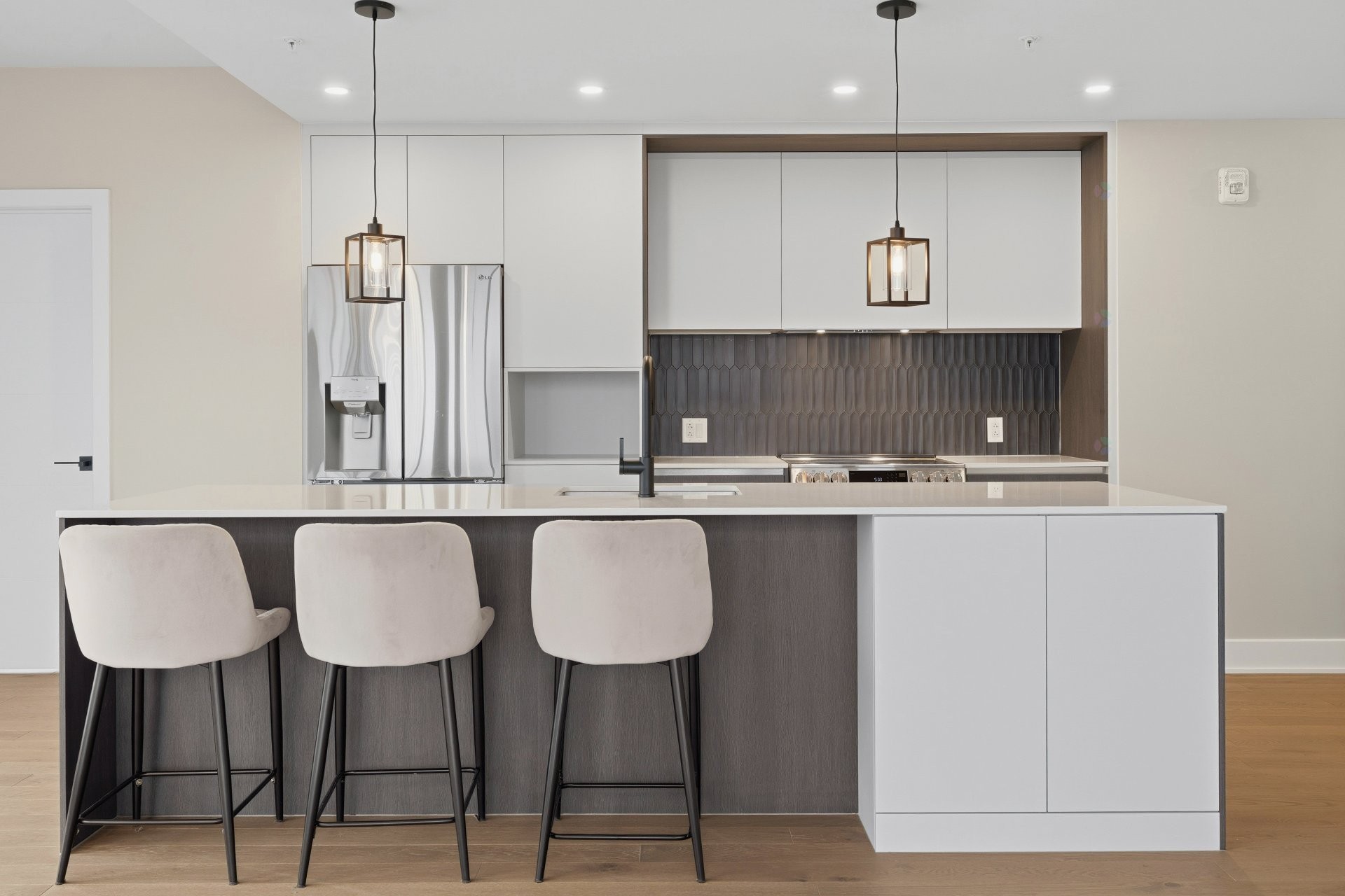 









2835


Av. du Cosmodôme

, 1202,
Laval (Chomedey),




QC
H7T0R8


