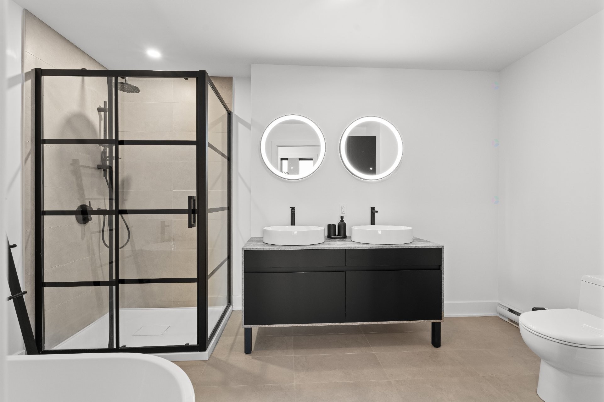 









2835


Av. du Cosmodôme

, 1202,
Laval (Chomedey),




QC
H7T0R8

