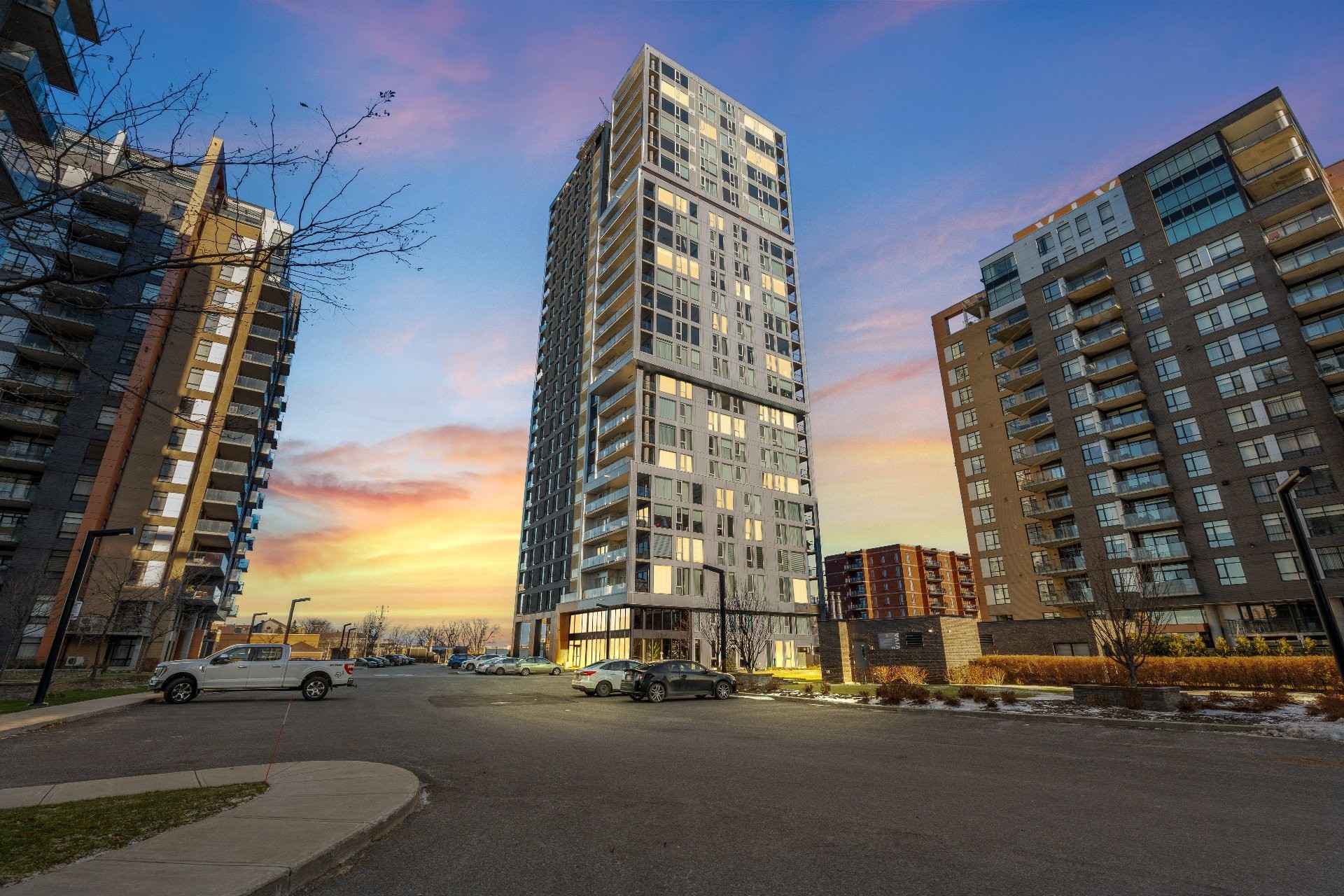 









2835


Av. du Cosmodôme

, 1202,
Laval (Chomedey),




QC
H7T0R8

