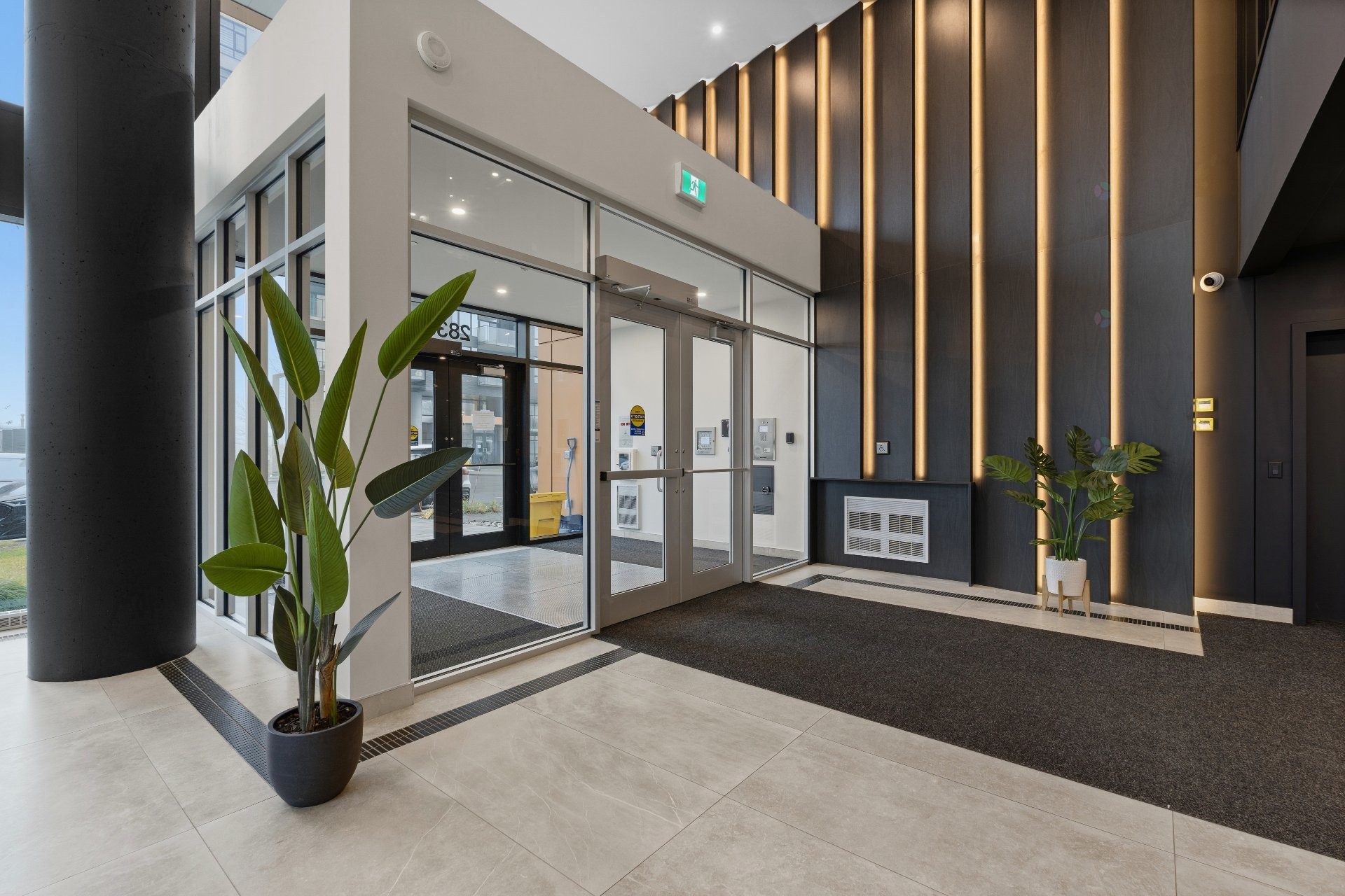









2835


Av. du Cosmodôme

, 1202,
Laval (Chomedey),




QC
H7T0R8


