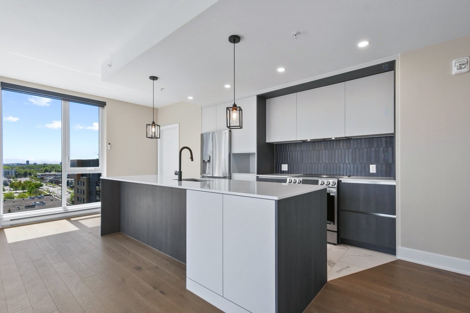 









2835


Av. du Cosmodôme

, 1202,
Laval (Chomedey),




QC
H7T0R8

