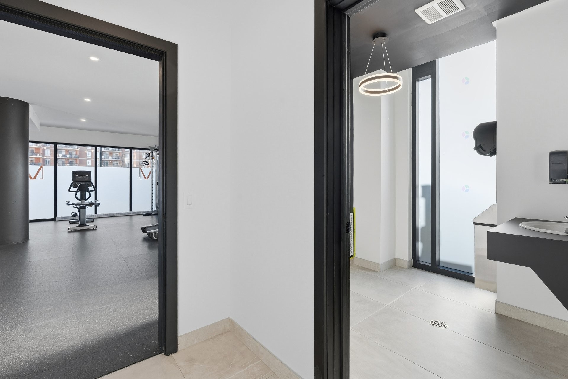 









2835


Av. du Cosmodôme

, 1202,
Laval (Chomedey),




QC
H7T0R8

