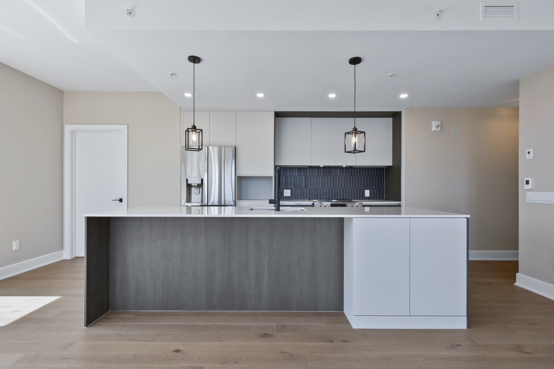 









2835


Av. du Cosmodôme

, 1202,
Laval (Chomedey),




QC
H7T0R8

