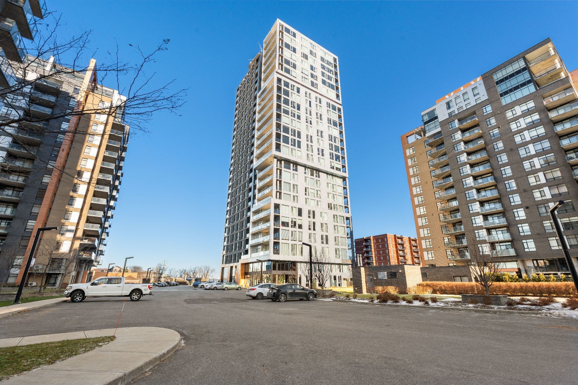 









2835


Av. du Cosmodôme

, 1202,
Laval (Chomedey),




QC
H7T0R8

