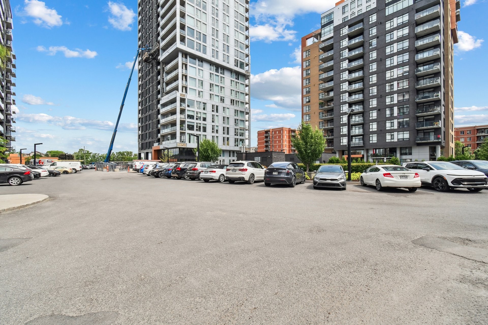 









2835


Av. du Cosmodôme

, 1202,
Laval (Chomedey),




QC
H7T0R8


