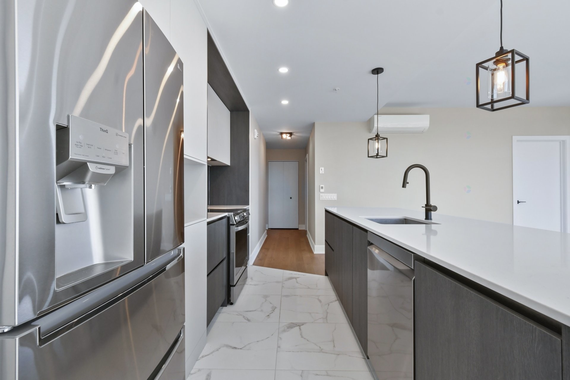 









2835


Av. du Cosmodôme

, 1202,
Laval (Chomedey),




QC
H7T0R8

