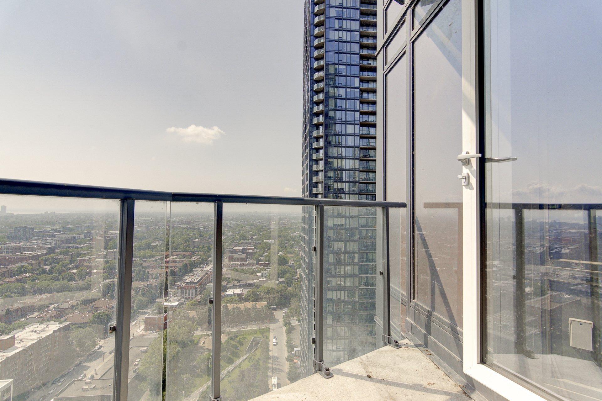 









1188


Rue St-Antoine O.

, 3104,
Montréal (Ville-Marie),




QC
H3C1B4

