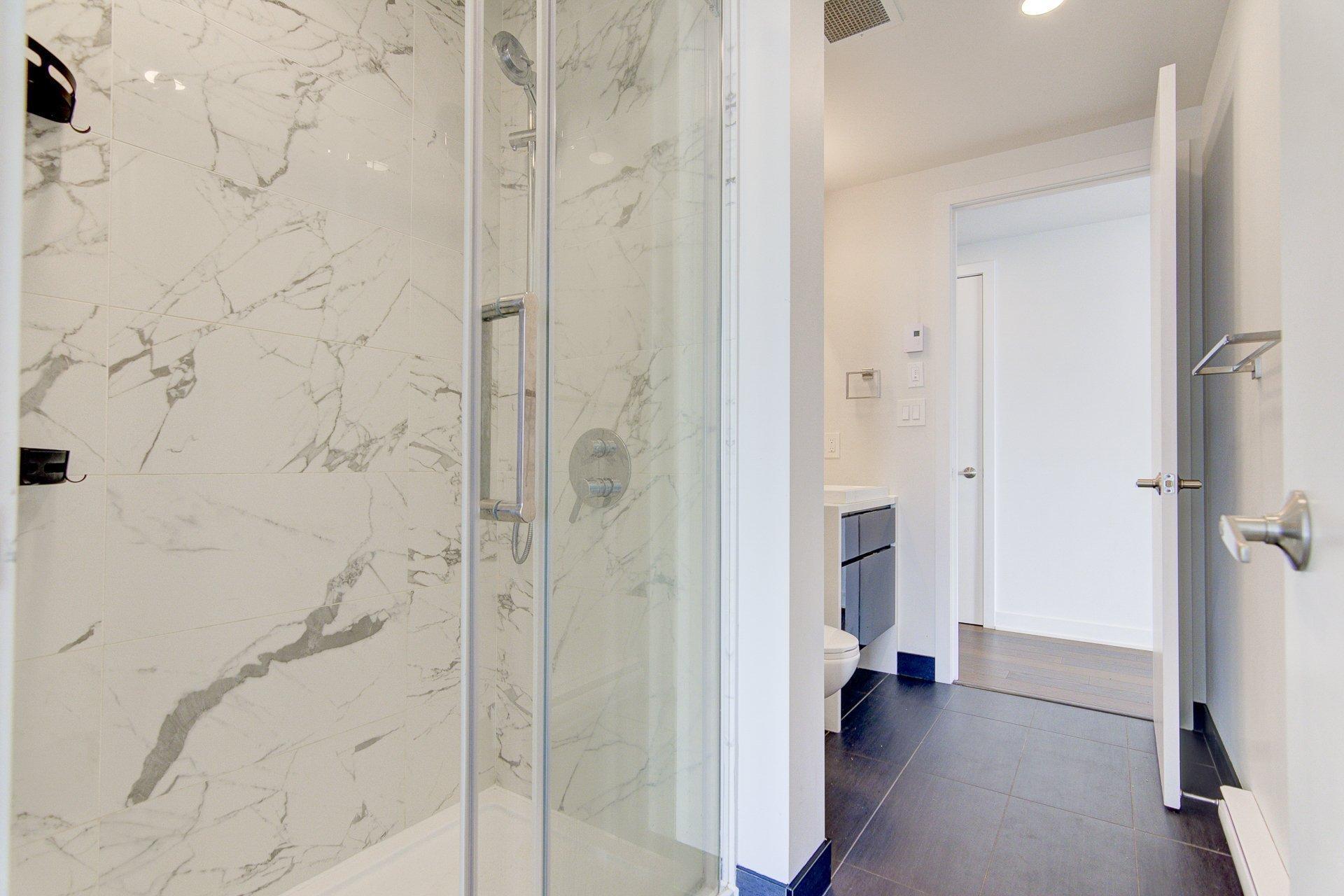 









1188


Rue St-Antoine O.

, 3104,
Montréal (Ville-Marie),




QC
H3C1B4

