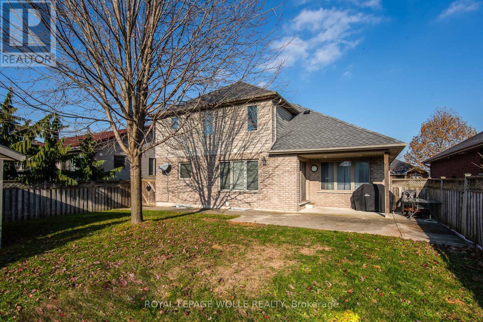 












383 PARROTT PLACE

,
Woodstock,




Ontario
N4T1V4

