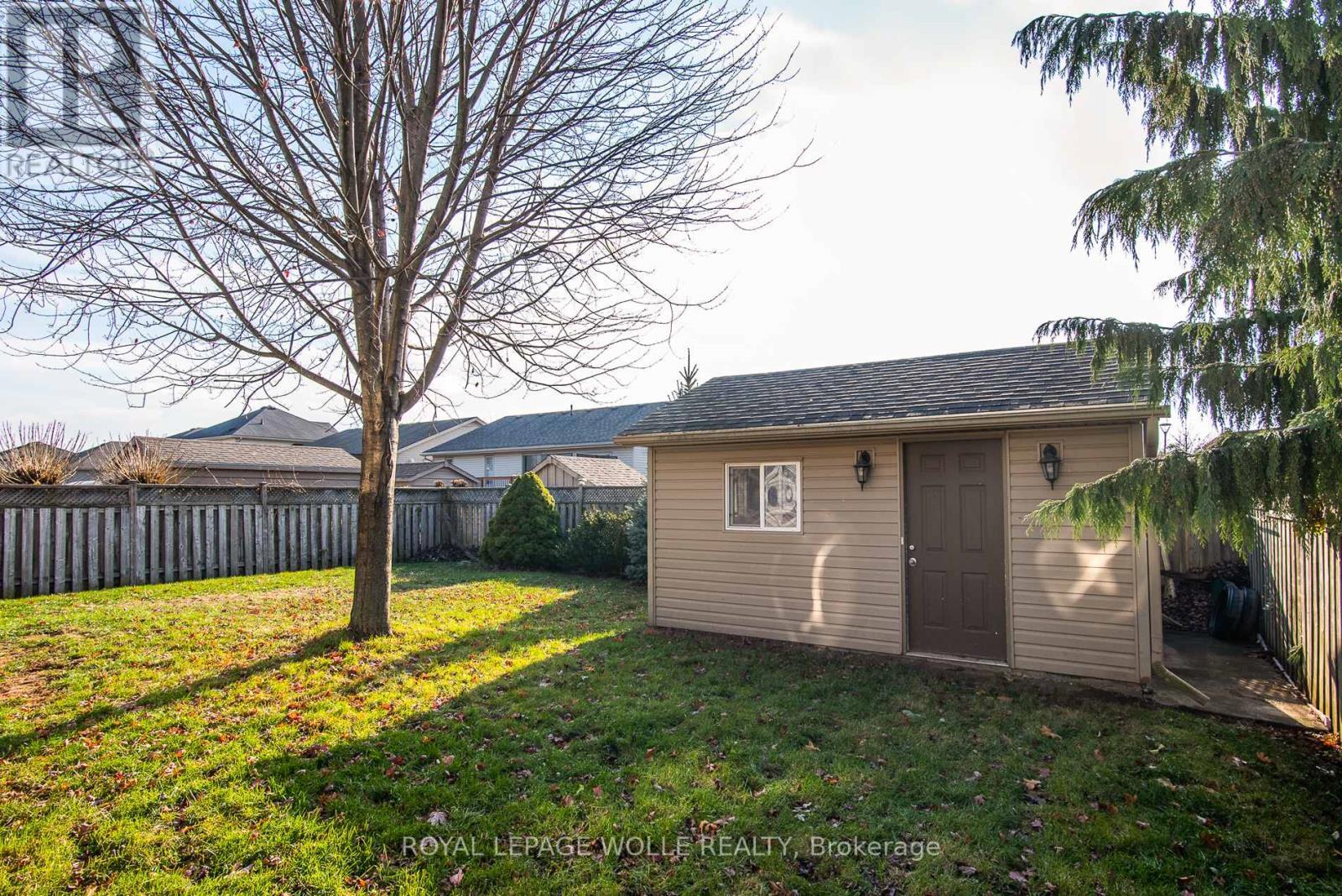 












383 PARROTT PLACE

,
Woodstock,




Ontario
N4T1V4

