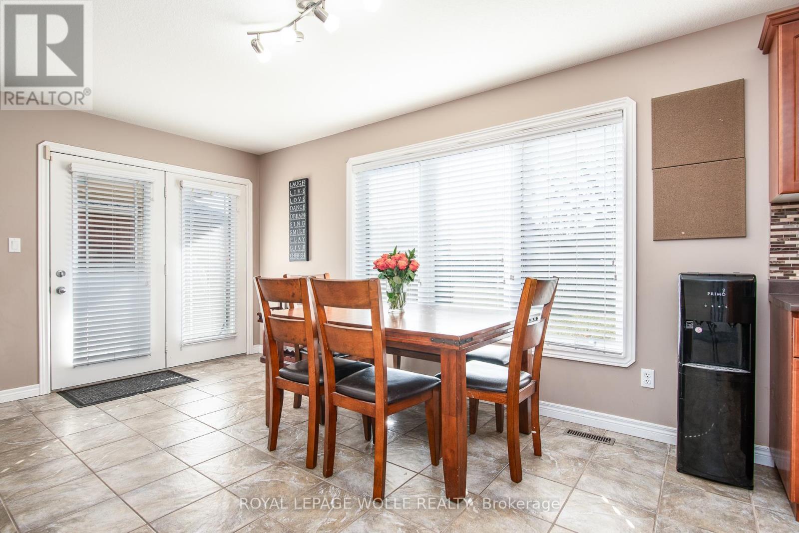 












383 PARROTT PLACE

,
Woodstock,




Ontario
N4T1V4

