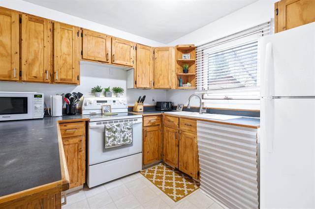 









47


Hershey

ST,
Winnipeg,




MB
R2K 4A5

