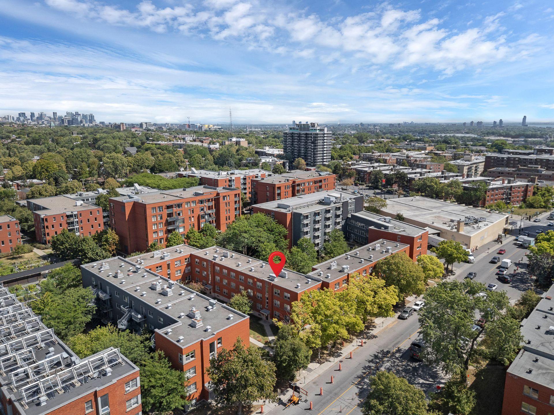 









3911


Boul. Cavendish

, 2,
Montréal (Côte-des-Neiges/Notre-Dame-de-Grâce),




QC
H4B2N4

