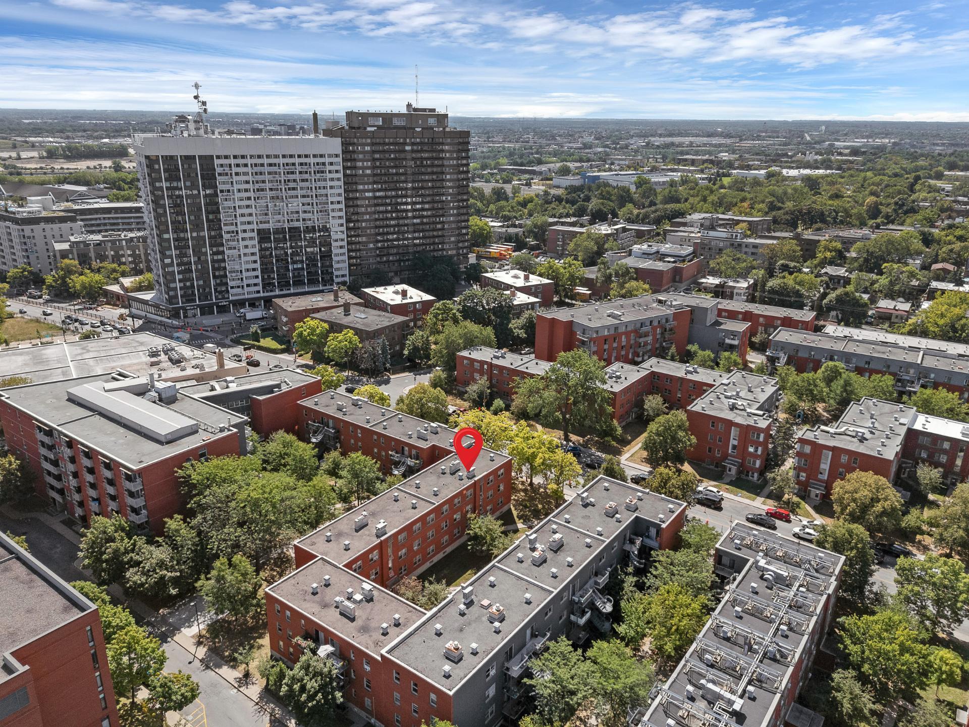 









3911


Boul. Cavendish

, 2,
Montréal (Côte-des-Neiges/Notre-Dame-de-Grâce),




QC
H4B2N4

