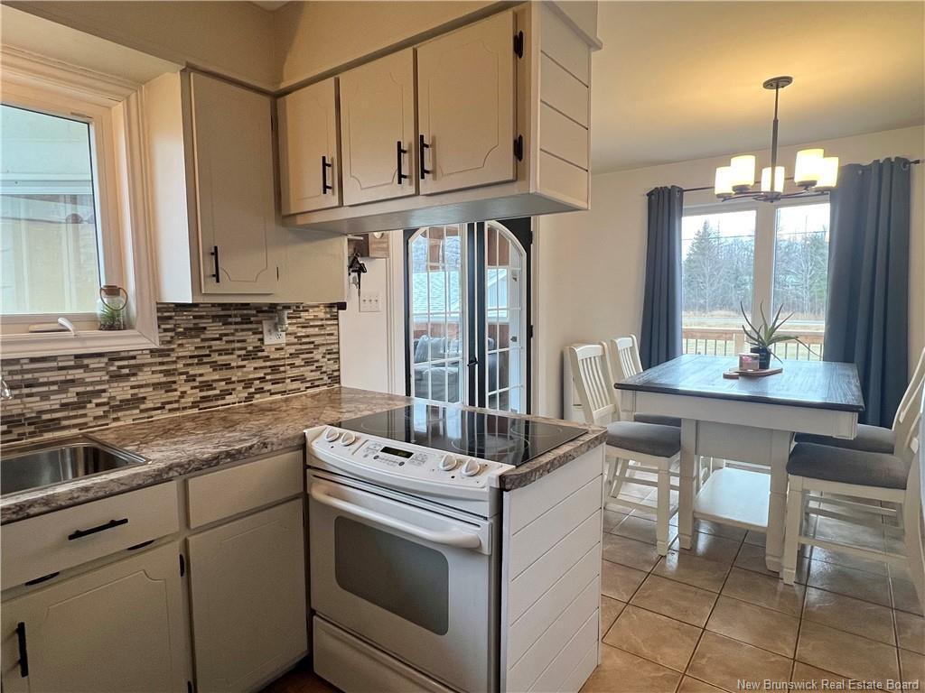 









24


Catherine

ST,
Bathurst,




NB
E8L 1W2

