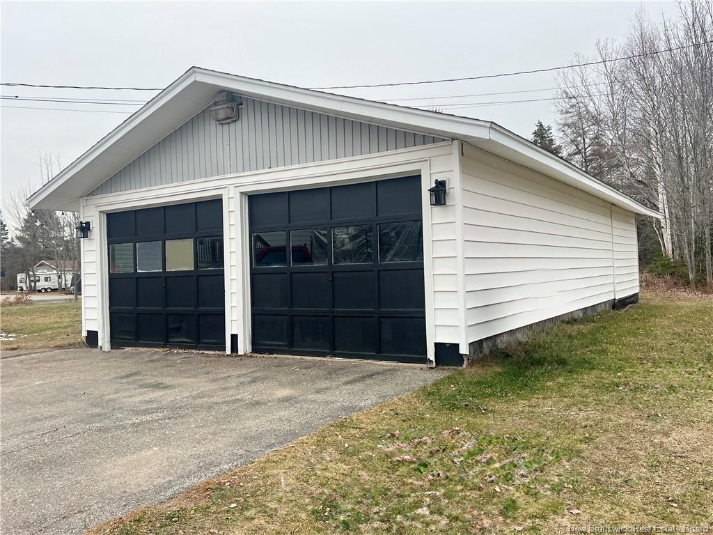 









24


Catherine

ST,
Bathurst,




NB
E8L 1W2

