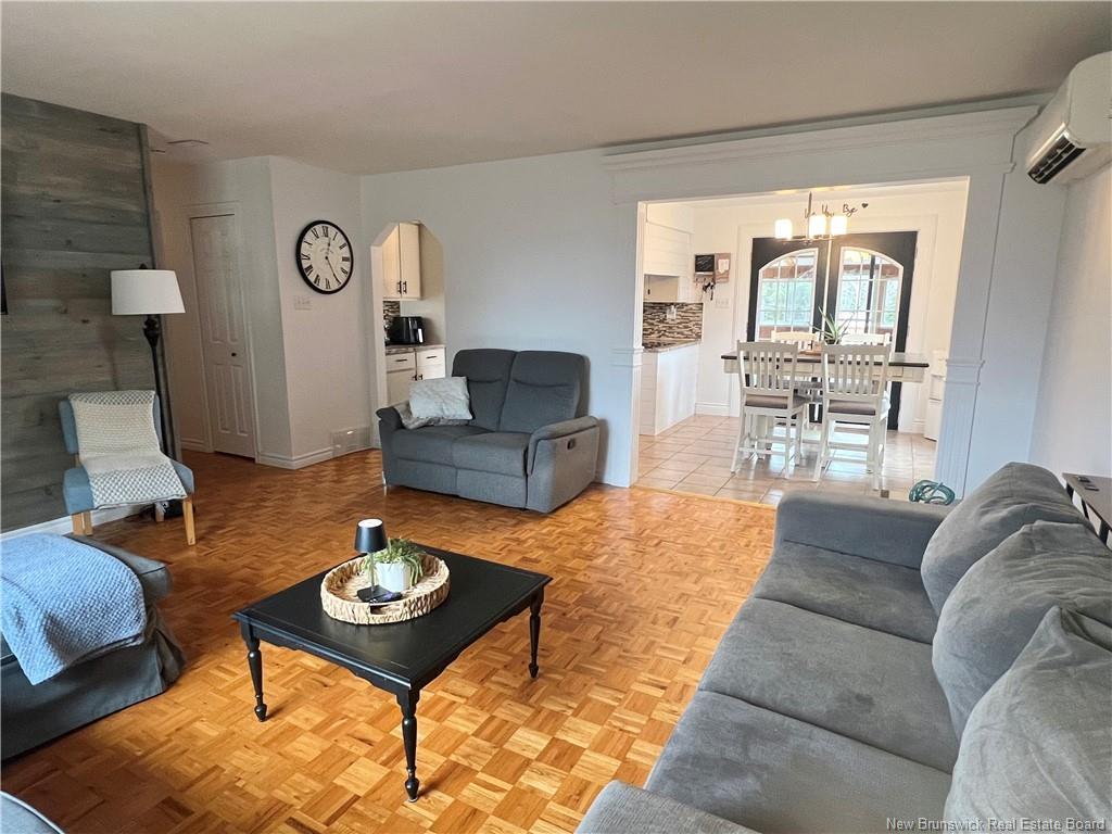 









24


Catherine

ST,
Bathurst,




NB
E8L 1W2

