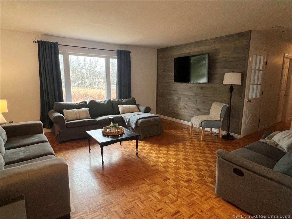 









24


Catherine

ST,
Bathurst,




NB
E8L 1W2

