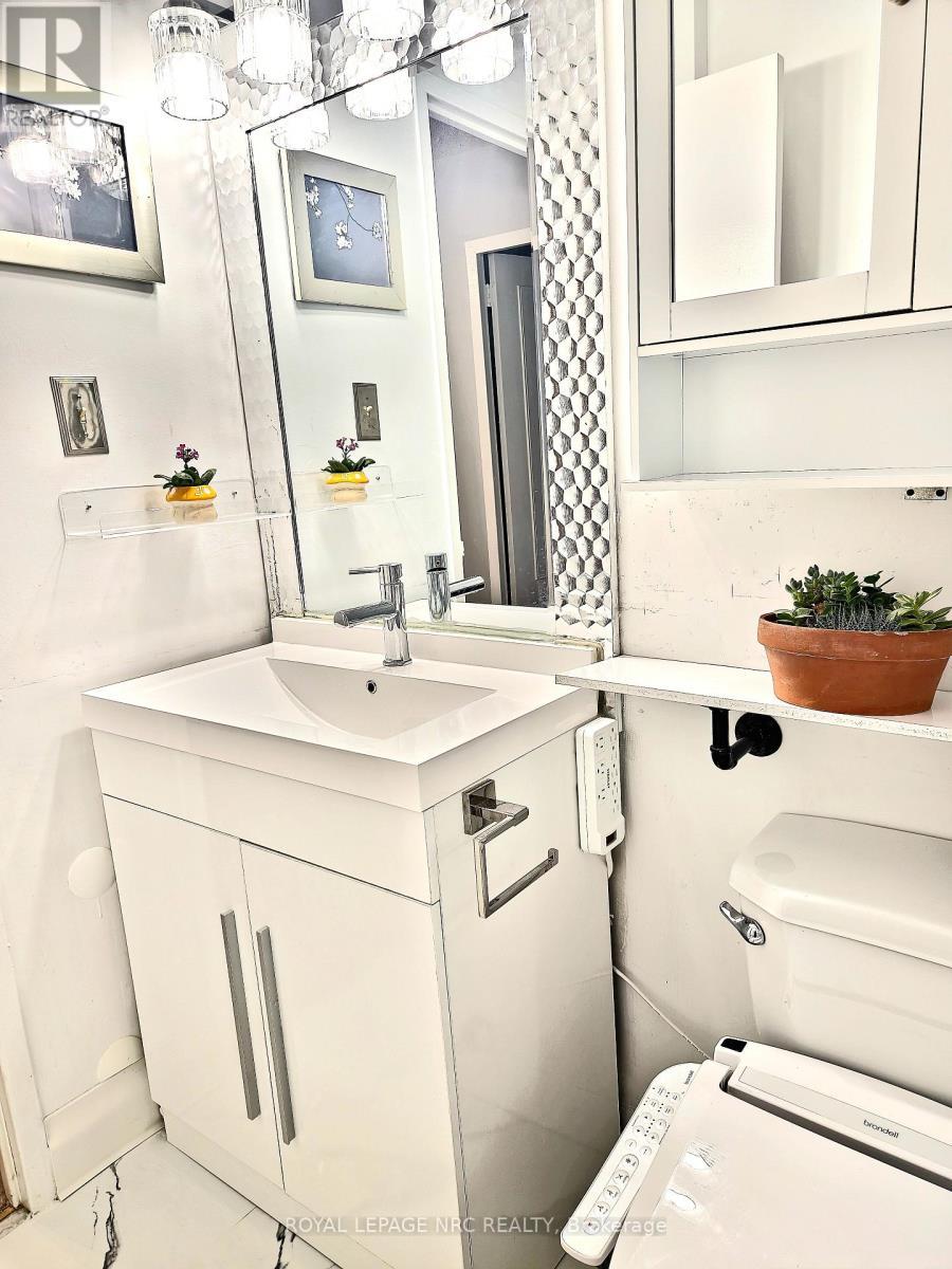 












1108 - 35 TOWERING HEIGHTS BOULEVARD

,
St. Catharines (Glendale/Glenridge),




Ontario
L2T3G8

