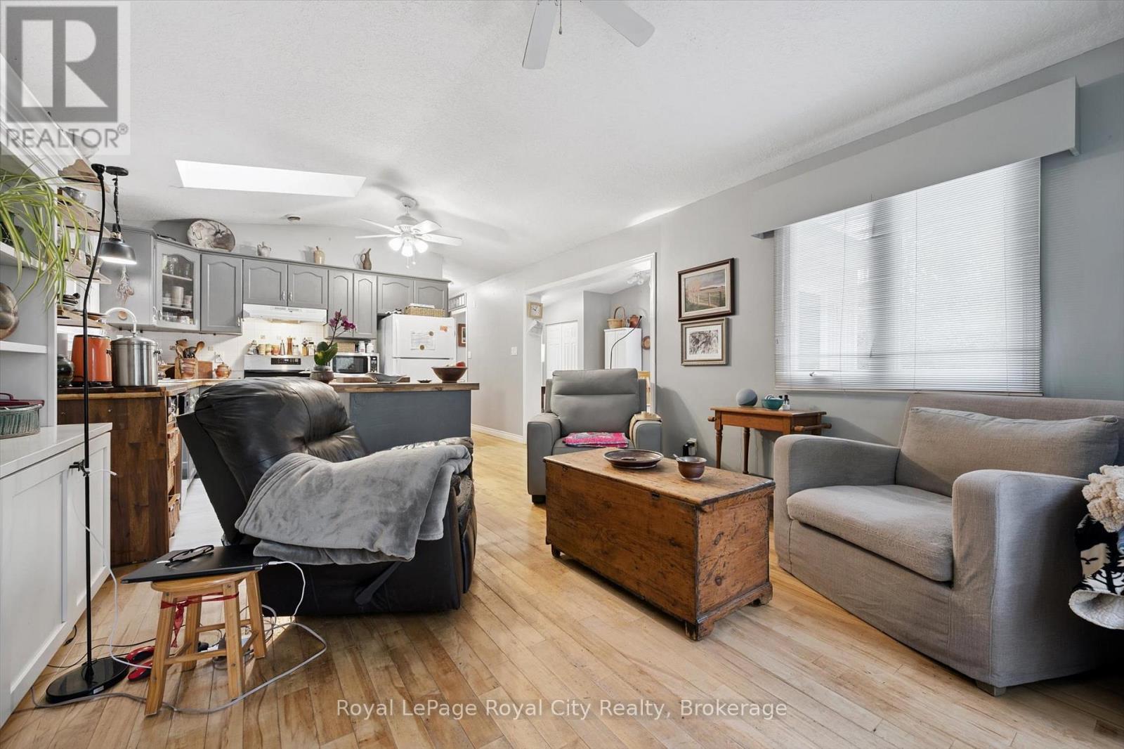 












10 SPRUCE AVENUE

,
Puslinch,




Ontario
N1B2J0

