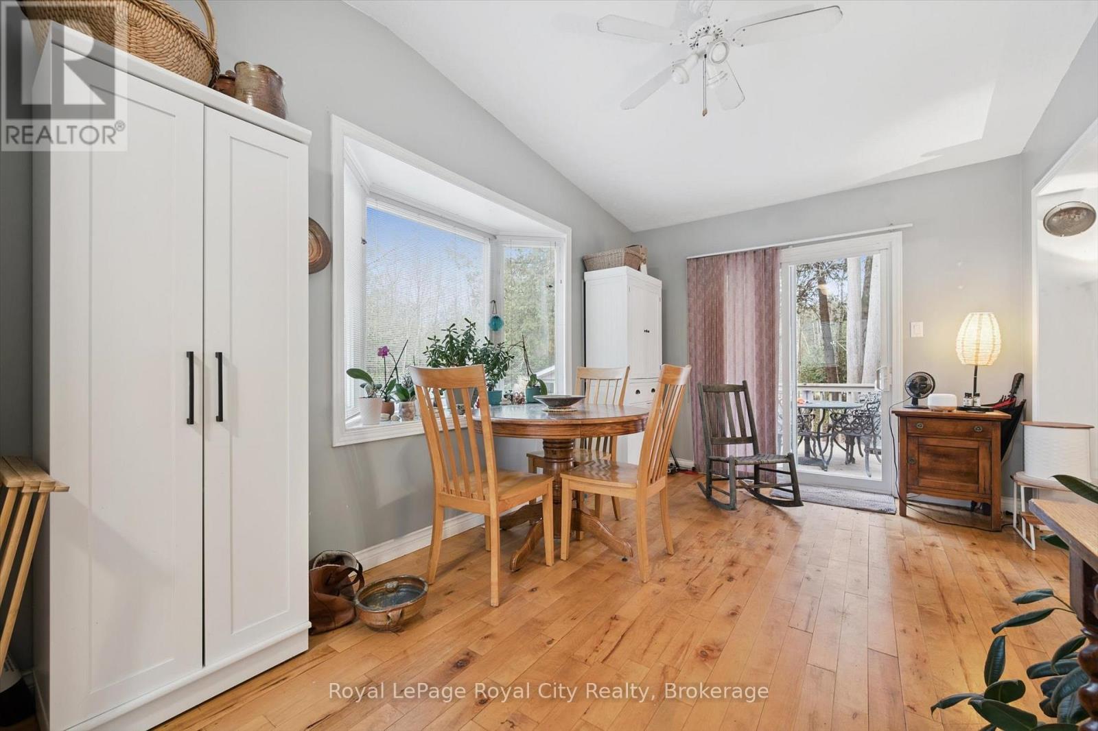 












10 SPRUCE AVENUE

,
Puslinch,




Ontario
N1B2J0

