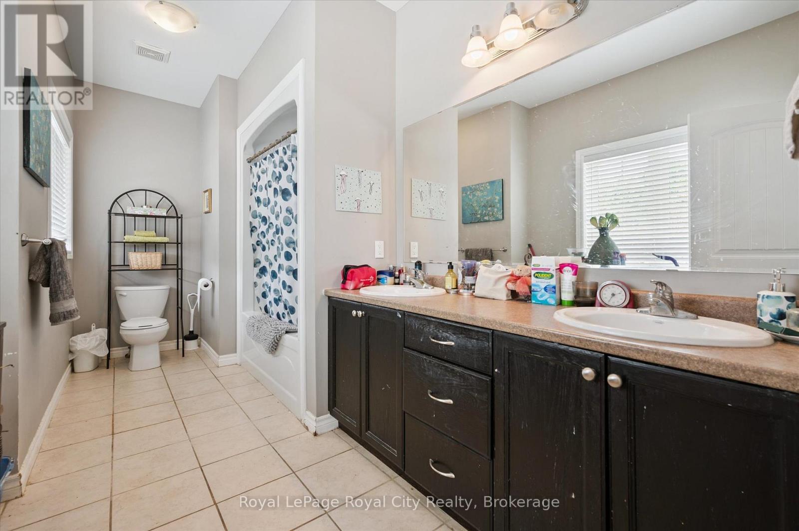 












470 ELORA STREET

,
Centre Wellington (Fergus),




Ontario
N1M1Y8

