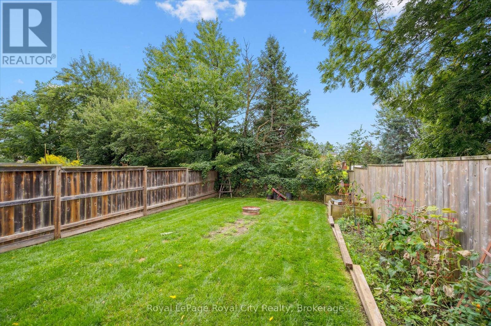 












470 ELORA STREET

,
Centre Wellington (Fergus),




Ontario
N1M1Y8

