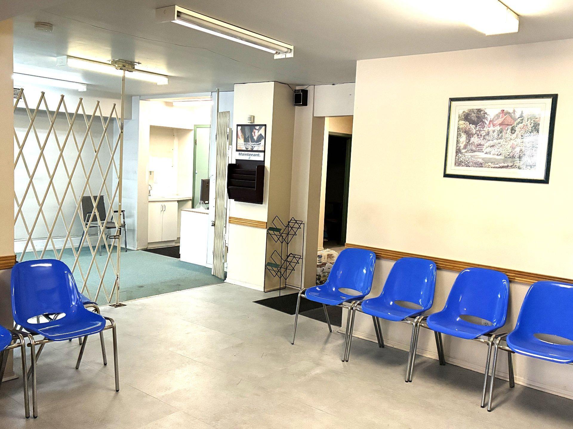 









2098

 - 2100


Rue Frontenac

,
Montréal (Ville-Marie),




QC
H2K2Z3

