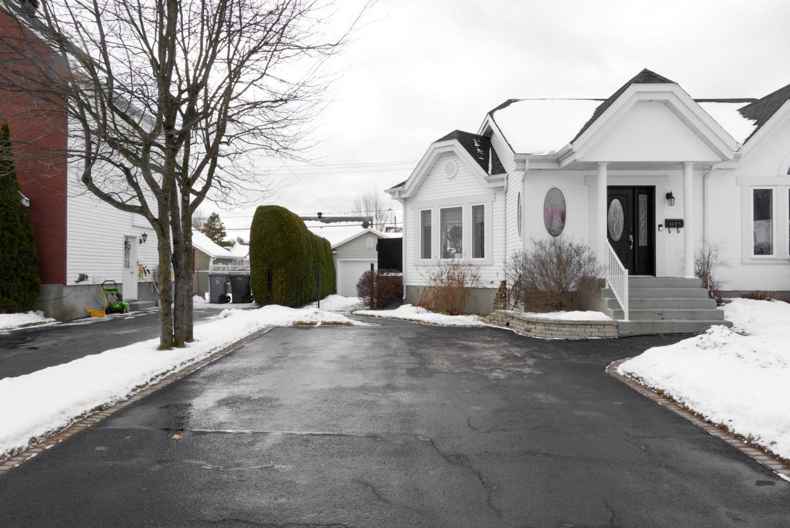 









1125


Rue Deveau

,
Trois-Rivières,




QC
G8V1R4

