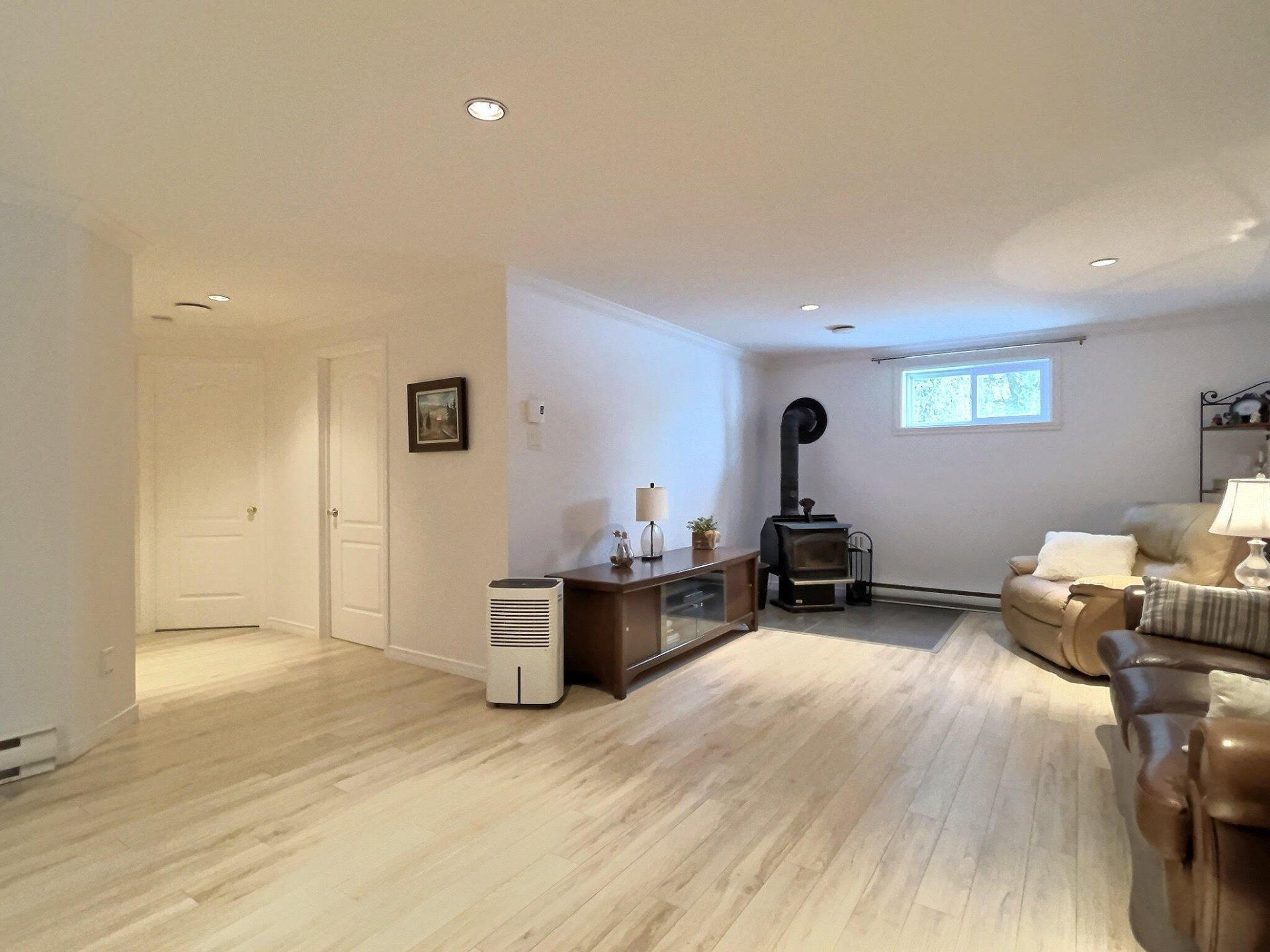 









1125


Rue Deveau

,
Trois-Rivières,




QC
G8V1R4

