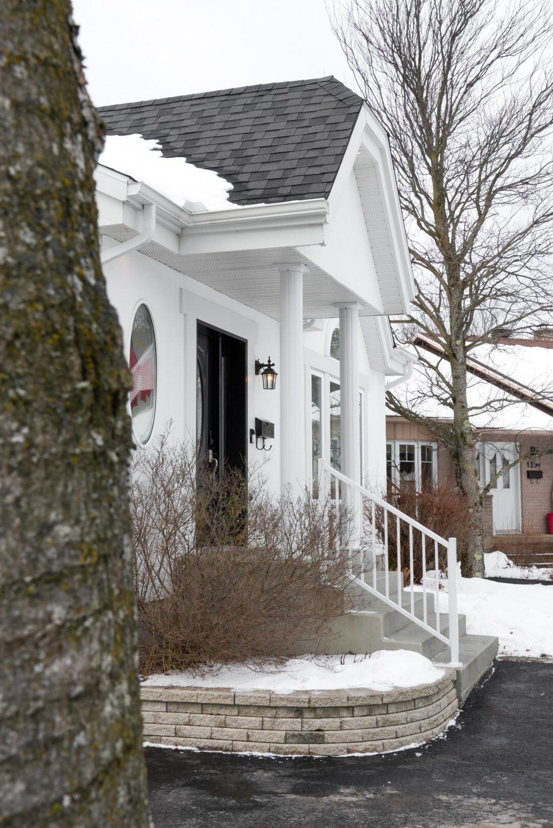 









1125


Rue Deveau

,
Trois-Rivières,




QC
G8V1R4

