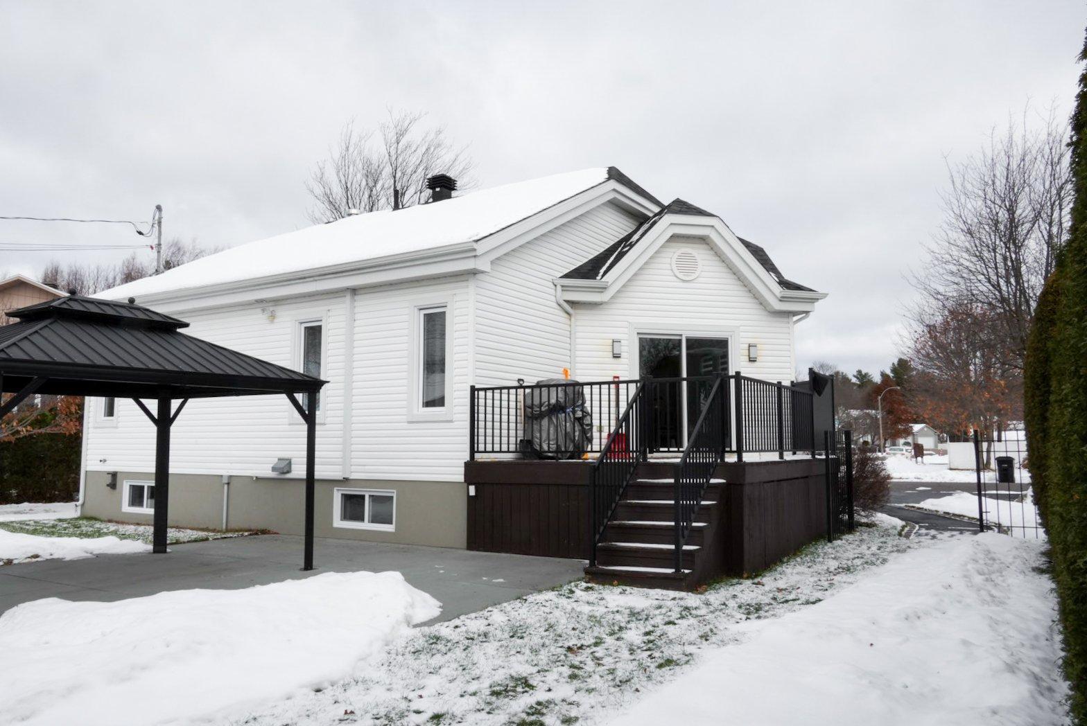 









1125


Rue Deveau

,
Trois-Rivières,




QC
G8V1R4

