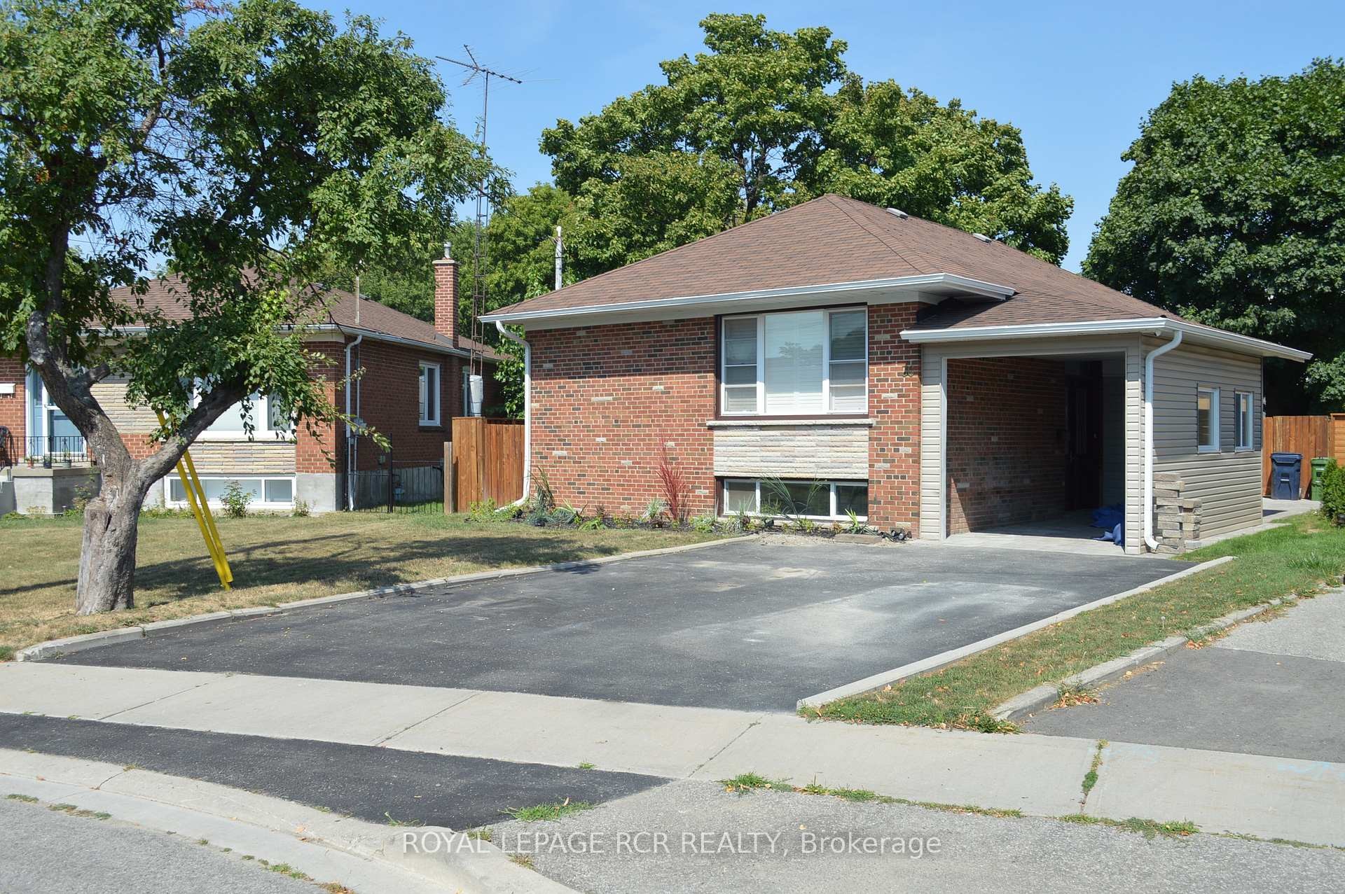 









36


Electro

Road,
Toronto,




ON
M1R 2A7

