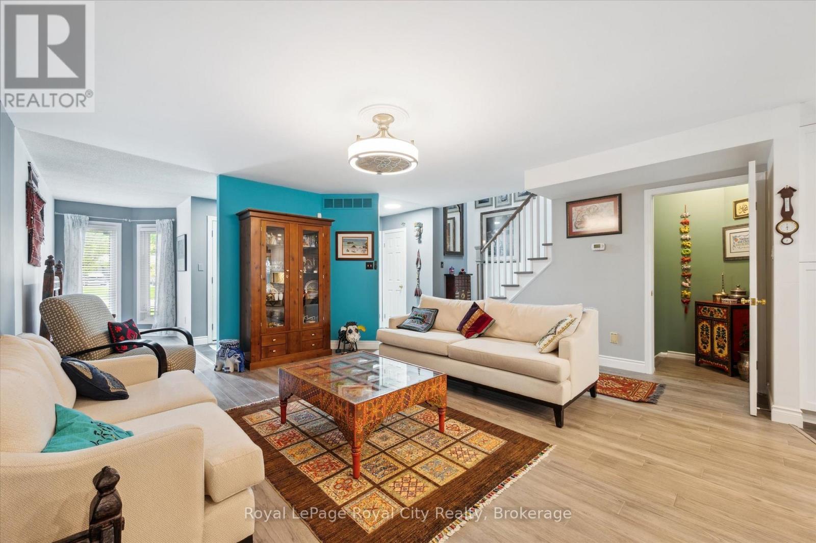 












21 MARILYN DRIVE

,
Guelph (Riverside Park),




Ontario
N1H1G9

