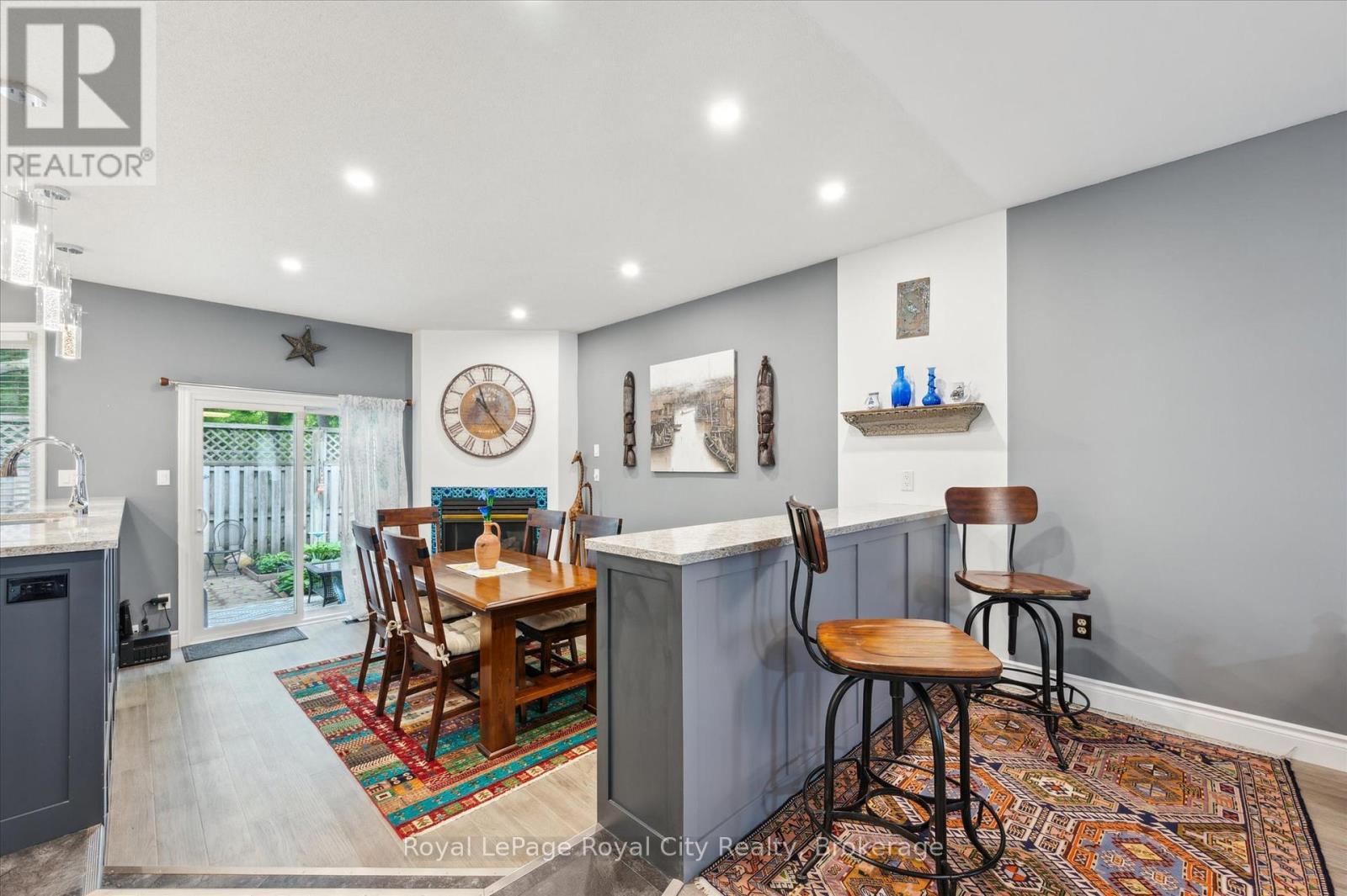 












21 MARILYN DRIVE

,
Guelph (Riverside Park),




Ontario
N1H1G9

