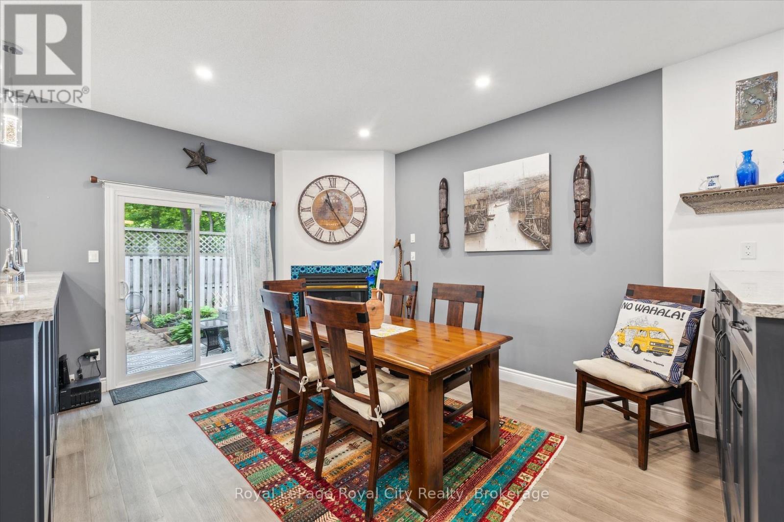 












21 MARILYN DRIVE

,
Guelph (Riverside Park),




Ontario
N1H1G9

