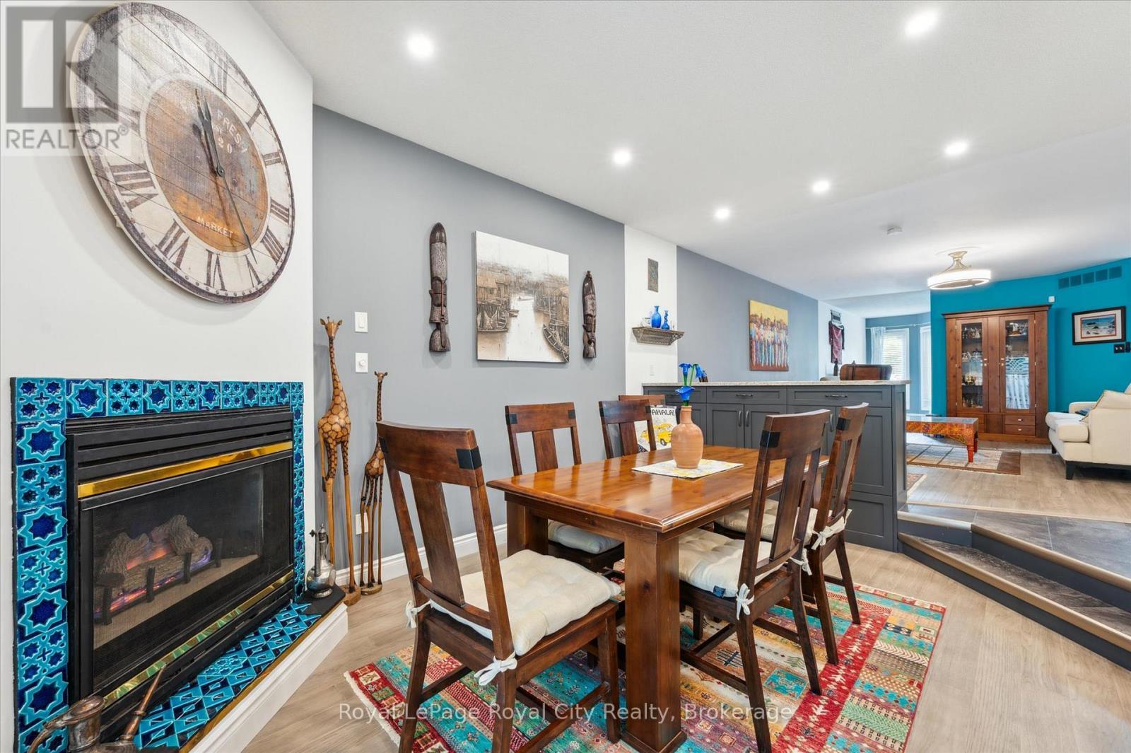 












21 MARILYN DRIVE

,
Guelph (Riverside Park),




Ontario
N1H1G9

