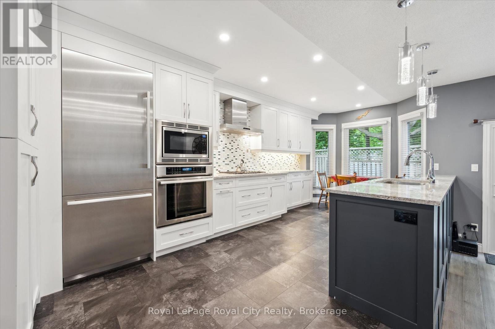 












21 MARILYN DRIVE

,
Guelph (Riverside Park),




Ontario
N1H1G9

