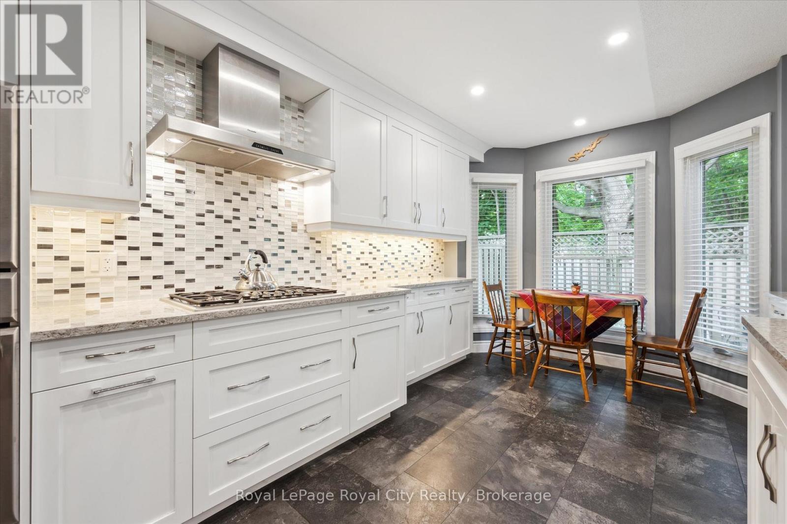 












21 MARILYN DRIVE

,
Guelph (Riverside Park),




Ontario
N1H1G9

