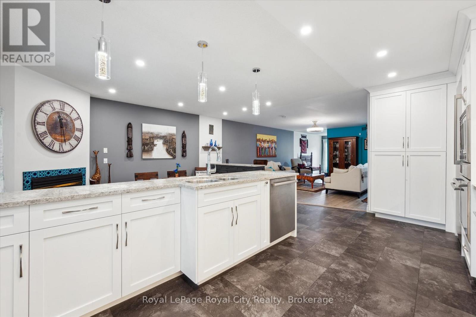 












21 MARILYN DRIVE

,
Guelph (Riverside Park),




Ontario
N1H1G9

