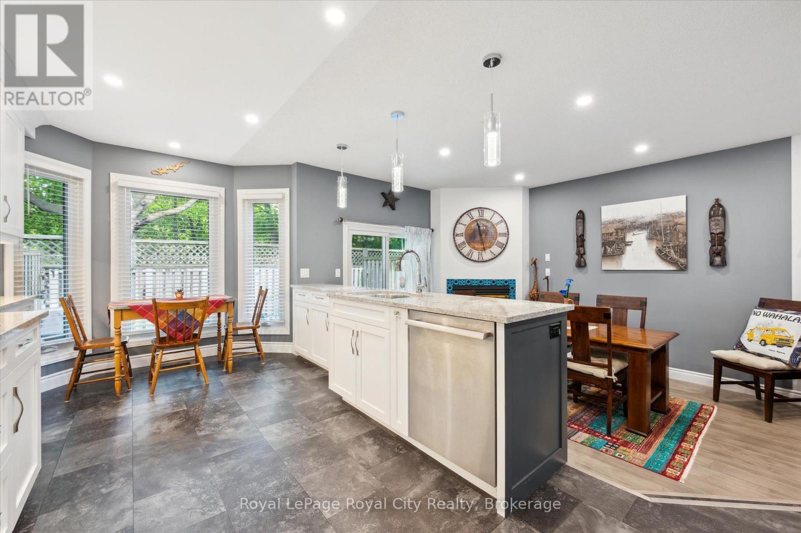 












21 MARILYN DRIVE

,
Guelph (Riverside Park),




Ontario
N1H1G9

