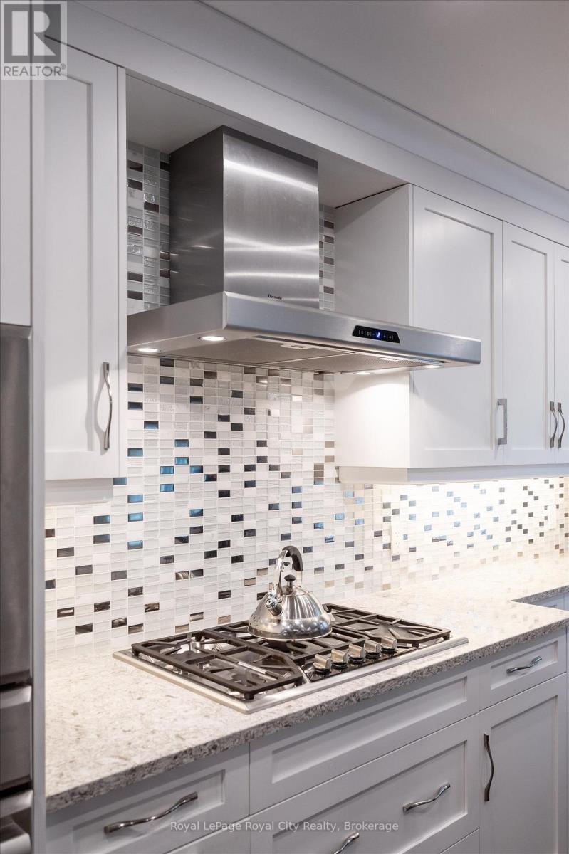 












21 MARILYN DRIVE

,
Guelph (Riverside Park),




Ontario
N1H1G9

