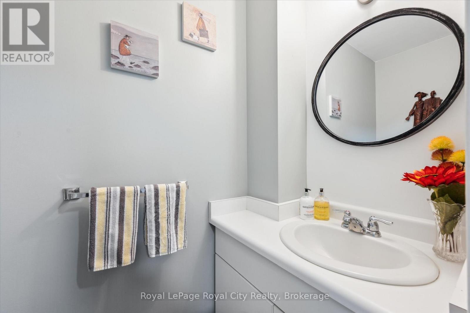 












21 MARILYN DRIVE

,
Guelph (Riverside Park),




Ontario
N1H1G9

