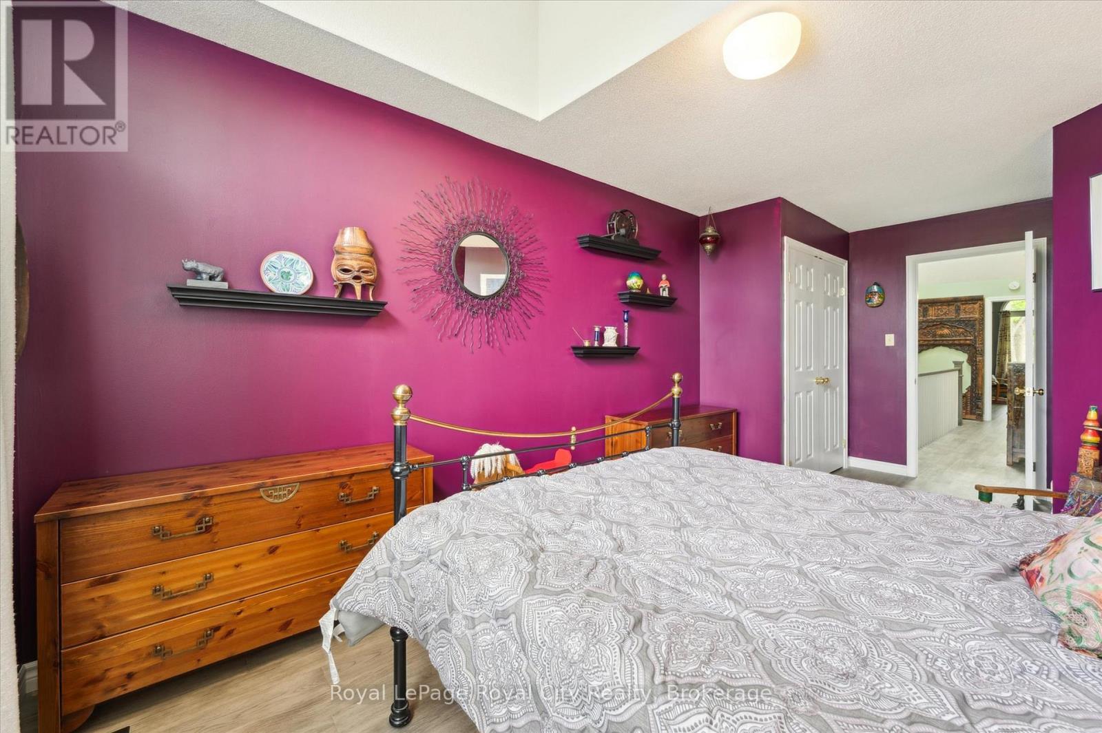 












21 MARILYN DRIVE

,
Guelph (Riverside Park),




Ontario
N1H1G9

