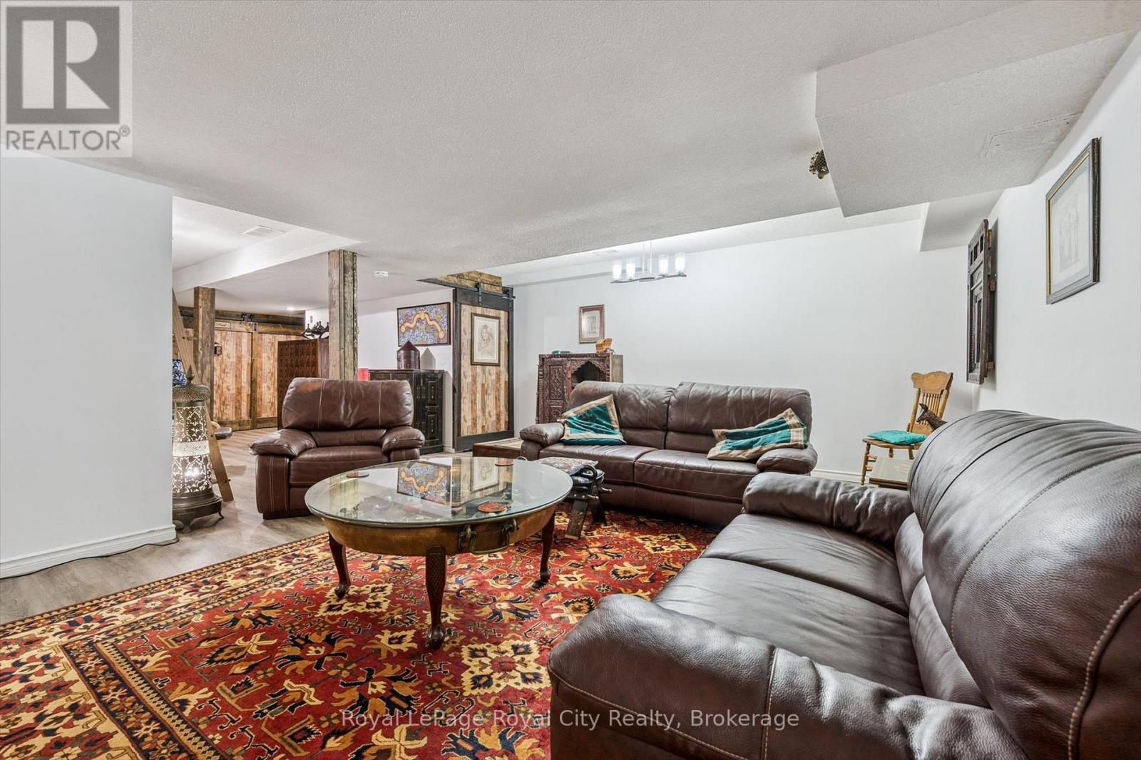 












21 MARILYN DRIVE

,
Guelph (Riverside Park),




Ontario
N1H1G9

