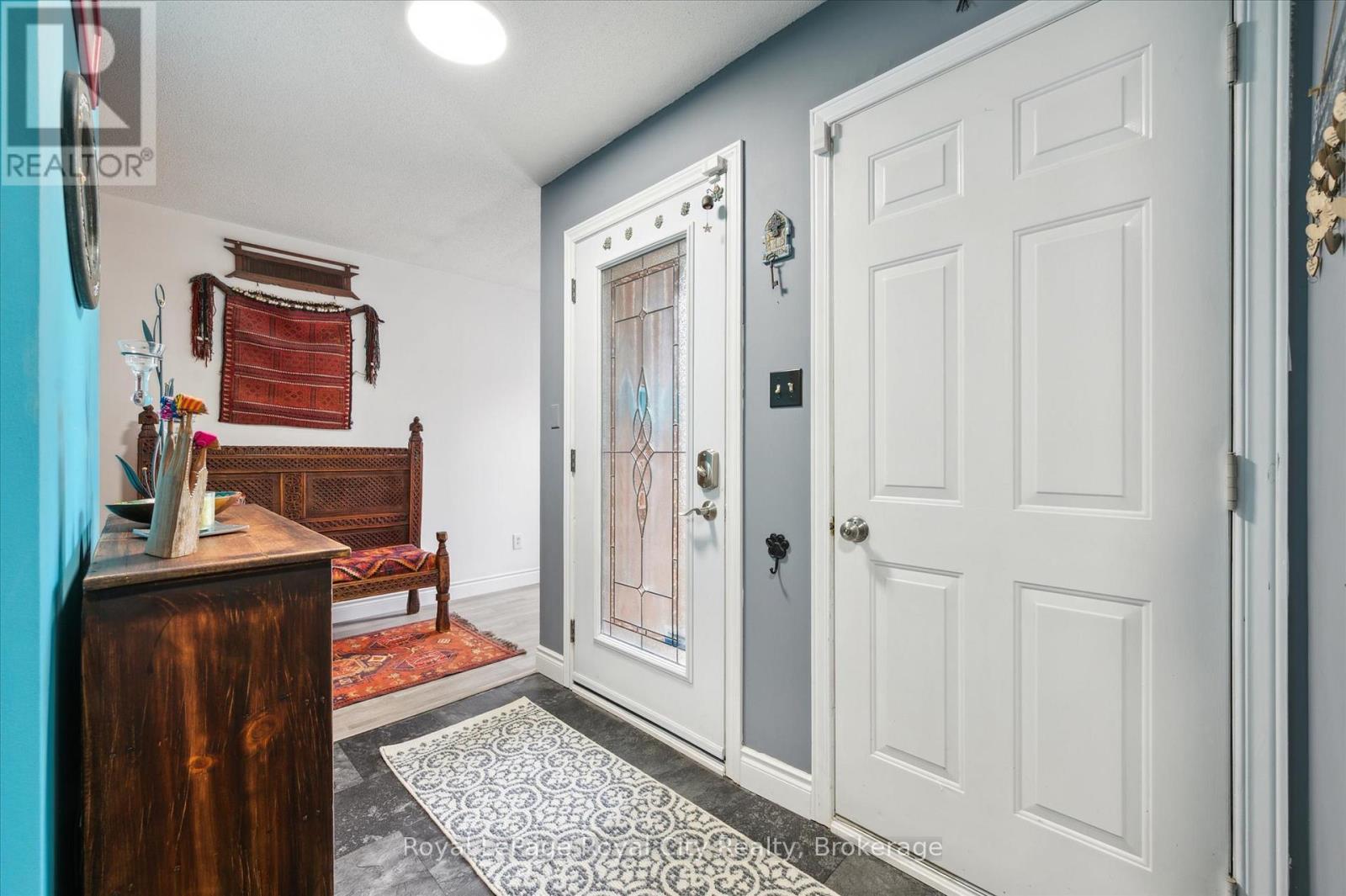 












21 MARILYN DRIVE

,
Guelph (Riverside Park),




Ontario
N1H1G9

