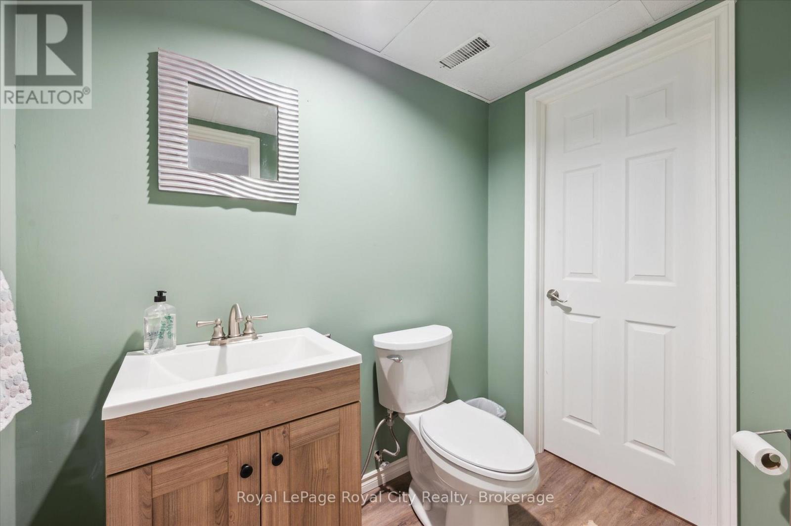 












21 MARILYN DRIVE

,
Guelph (Riverside Park),




Ontario
N1H1G9

